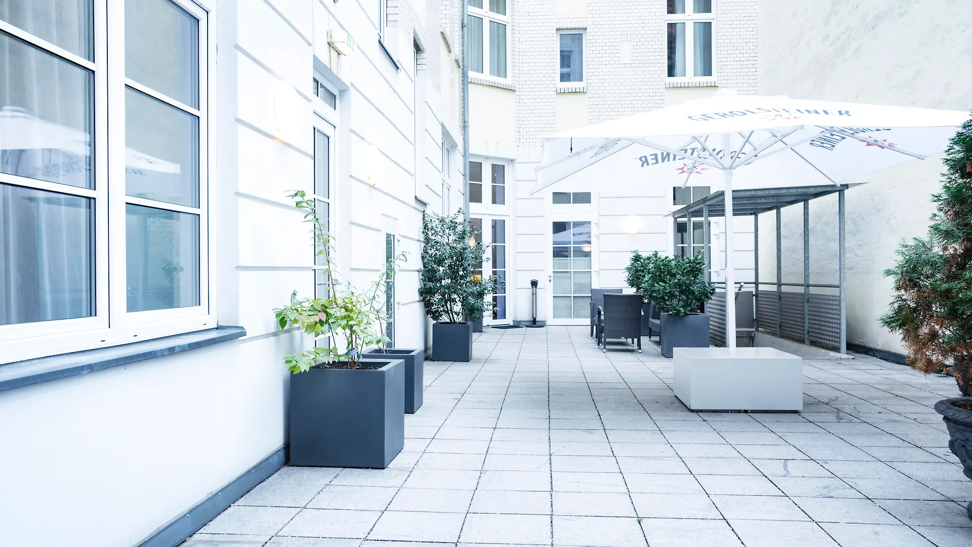 Select Hotel Berlin Checkpoint Charlie