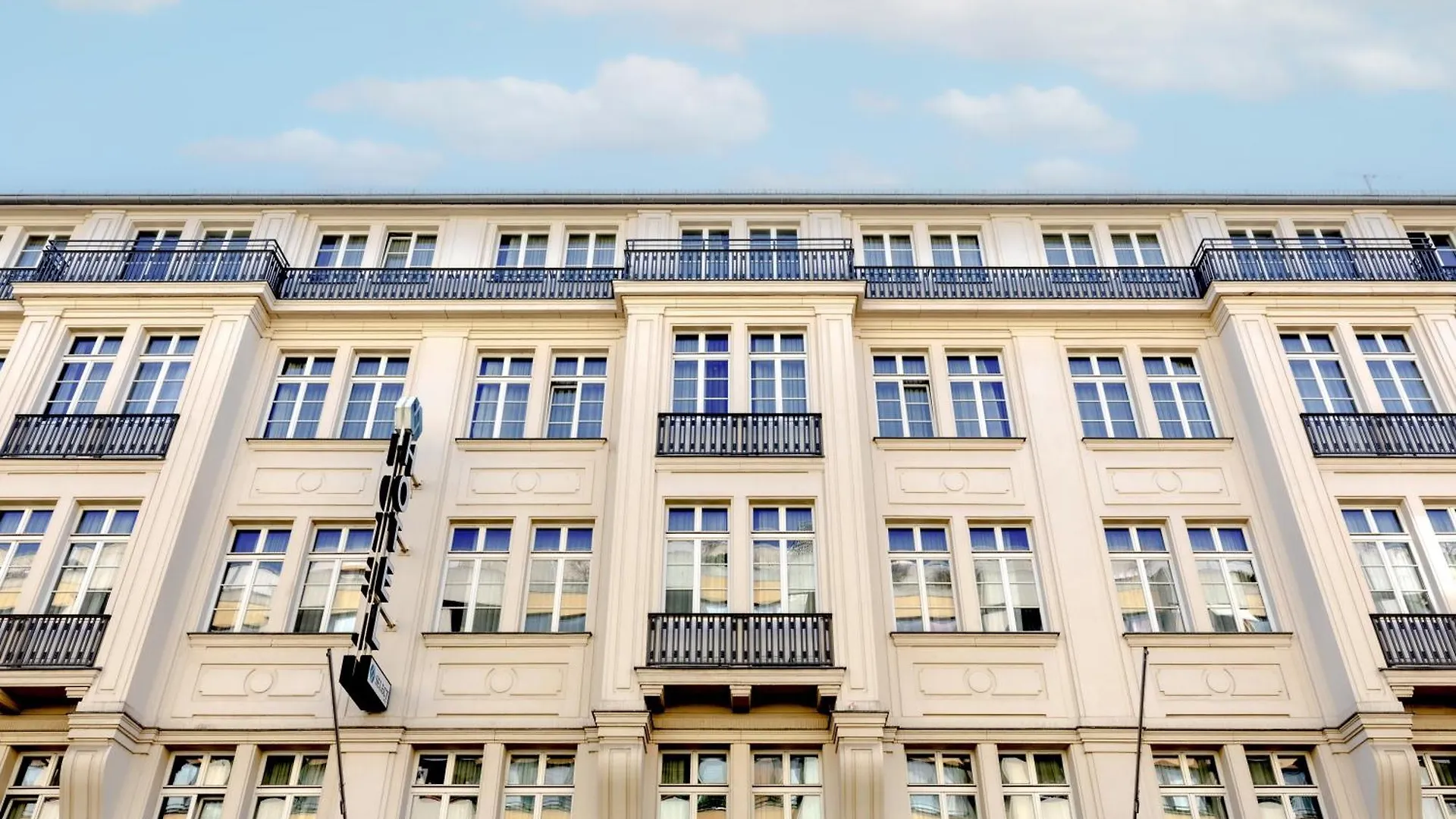 Select Hotel Berlin Checkpoint Charlie